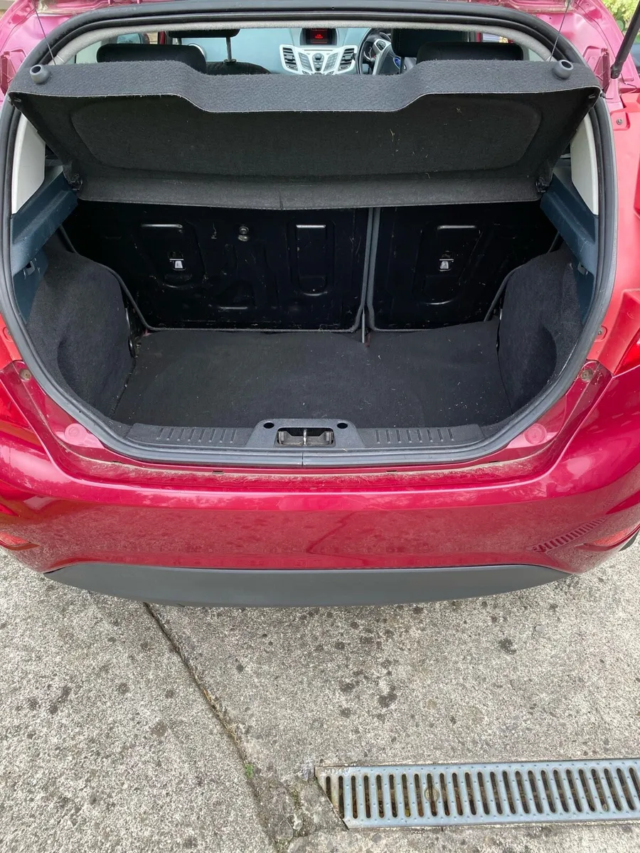 Ford Fiesta 2009 - Image 2