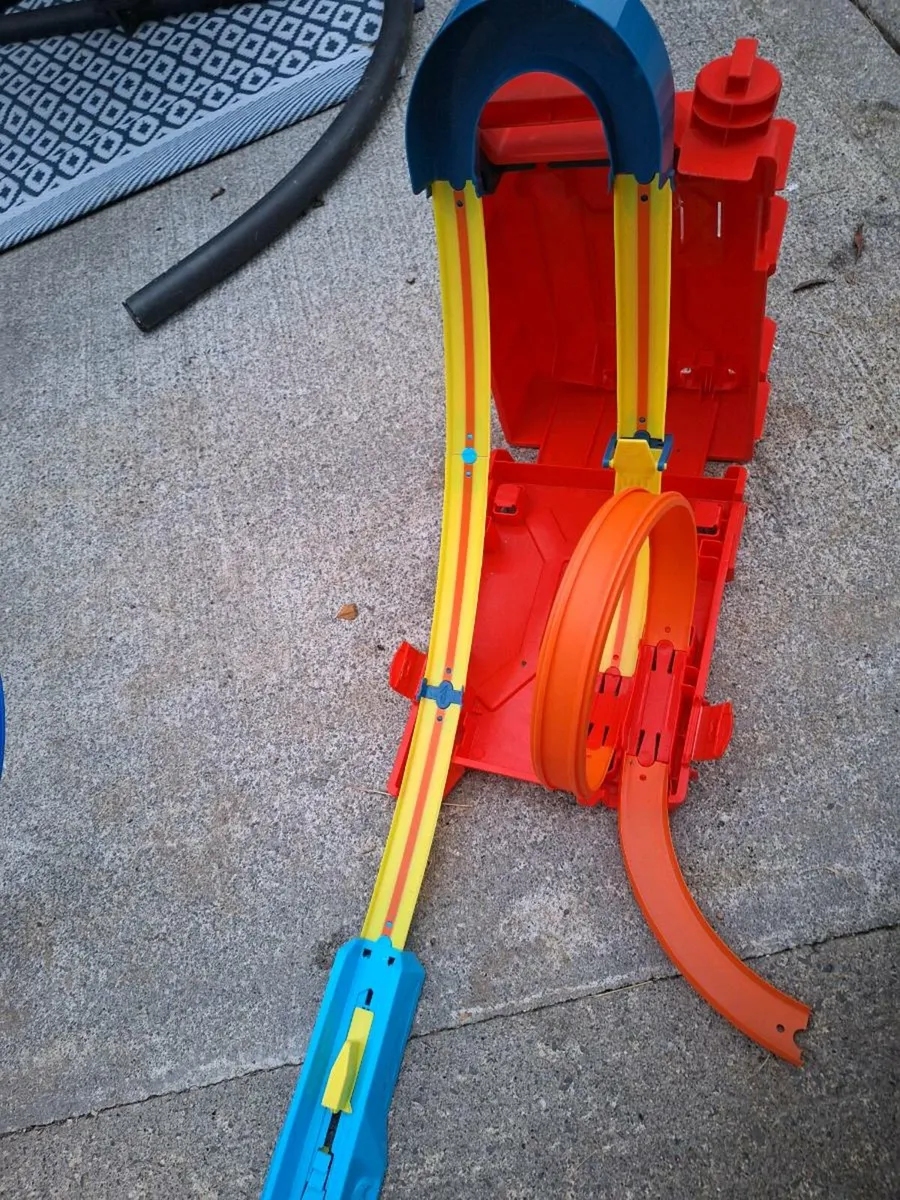 Hot wheels tracks - Image 4