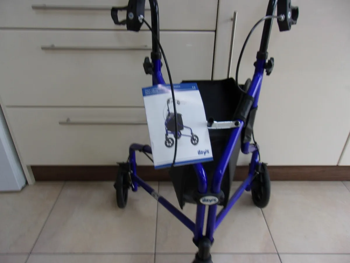 LIGHTWEIGHT  TRI =WHEEL  WALKER  NEW