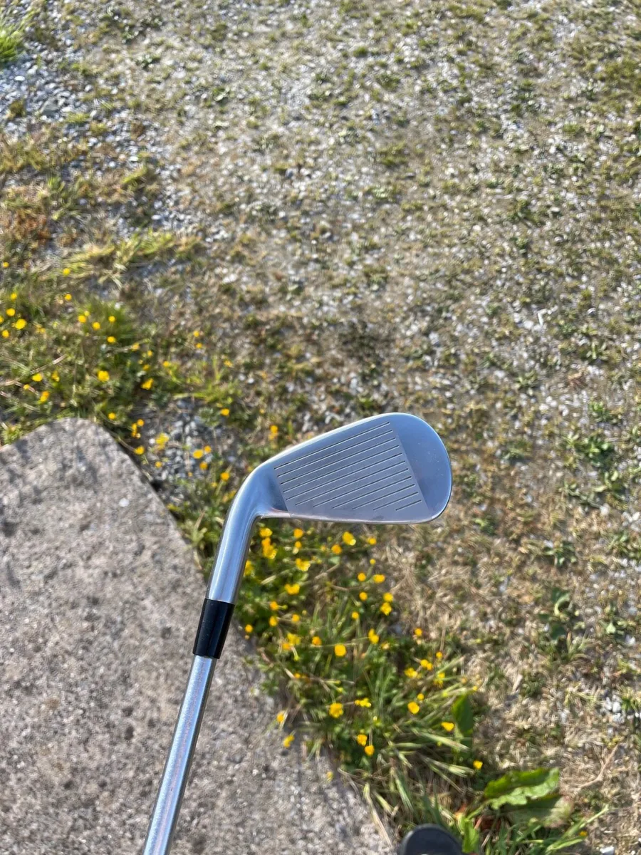Mizuno pro 225 2 iron/ stiff shaft - Image 3