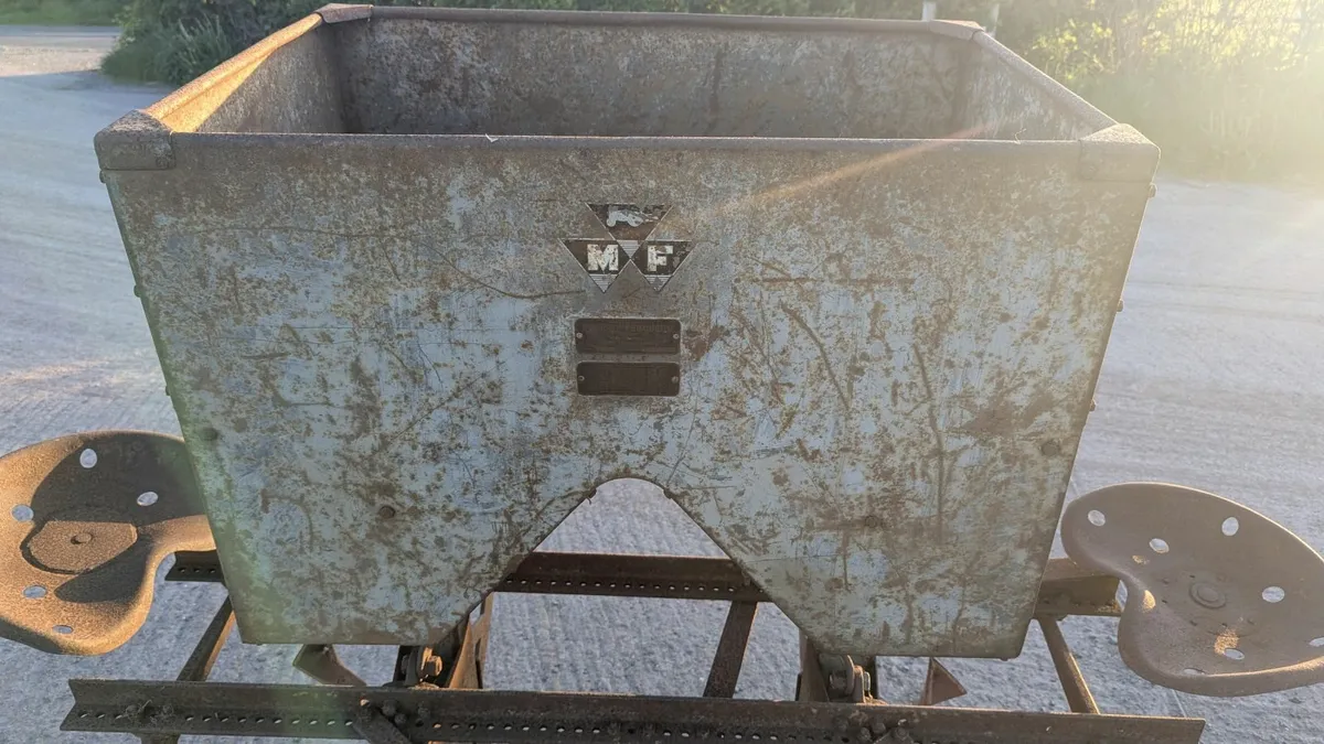 Massey Ferguson Potato Planter Two Row - Image 2