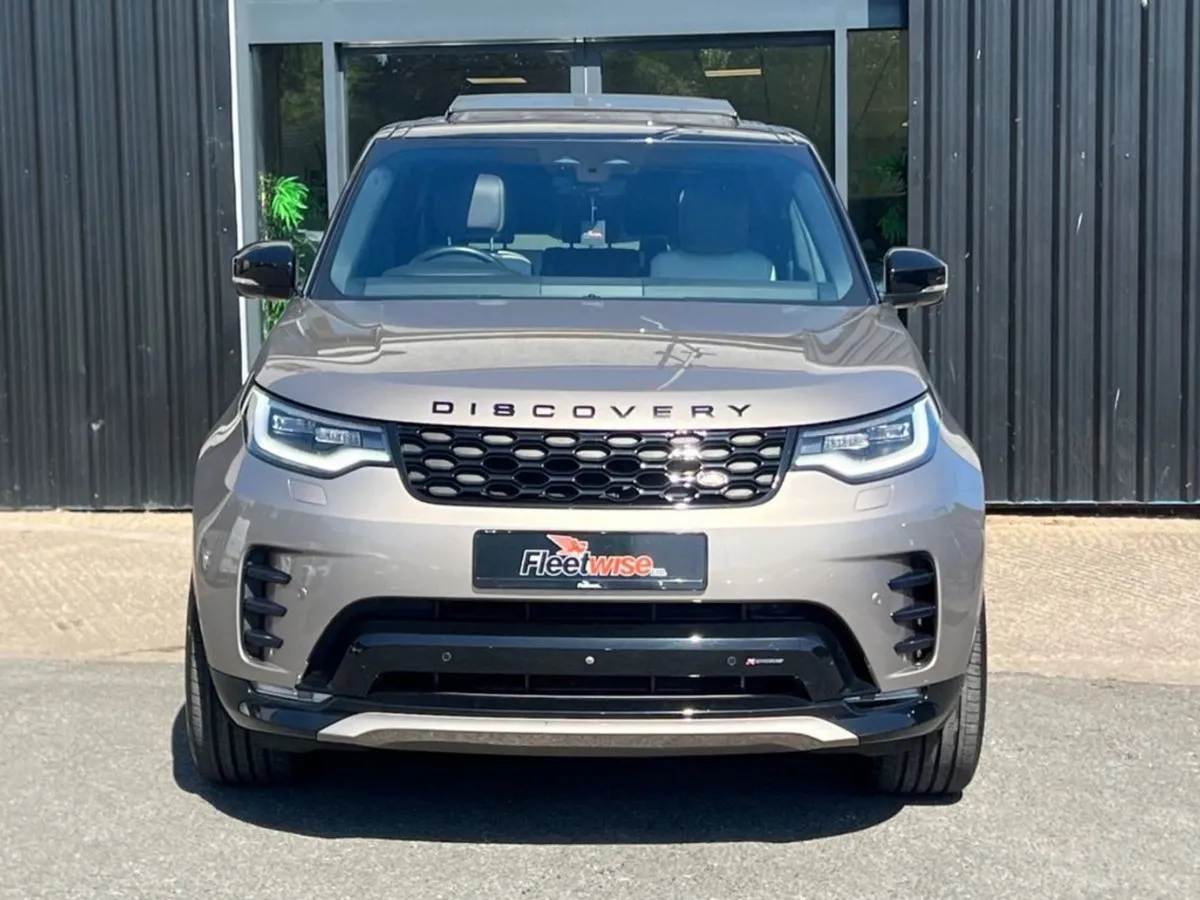 Land Rover Discovery 3.0 D300 Mhev R-dynamic SE S - Image 2