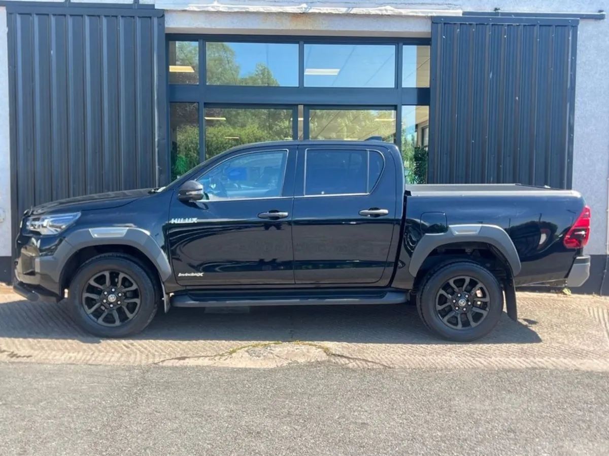 Toyota HiLux 2.8 D-4d Invincible X Pickup Double - Image 4