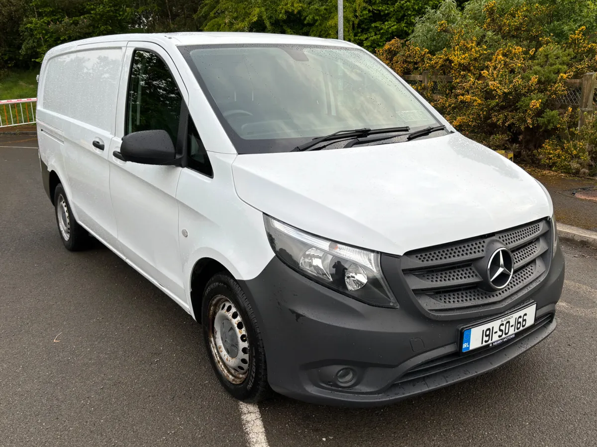 2019 Mercedes-Benz Vito Manual Low KMS - Image 2