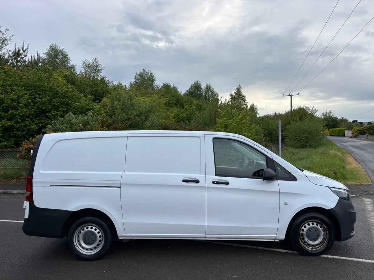 2019 Mercedes-Benz Vito Manual Low KMS - Image 4