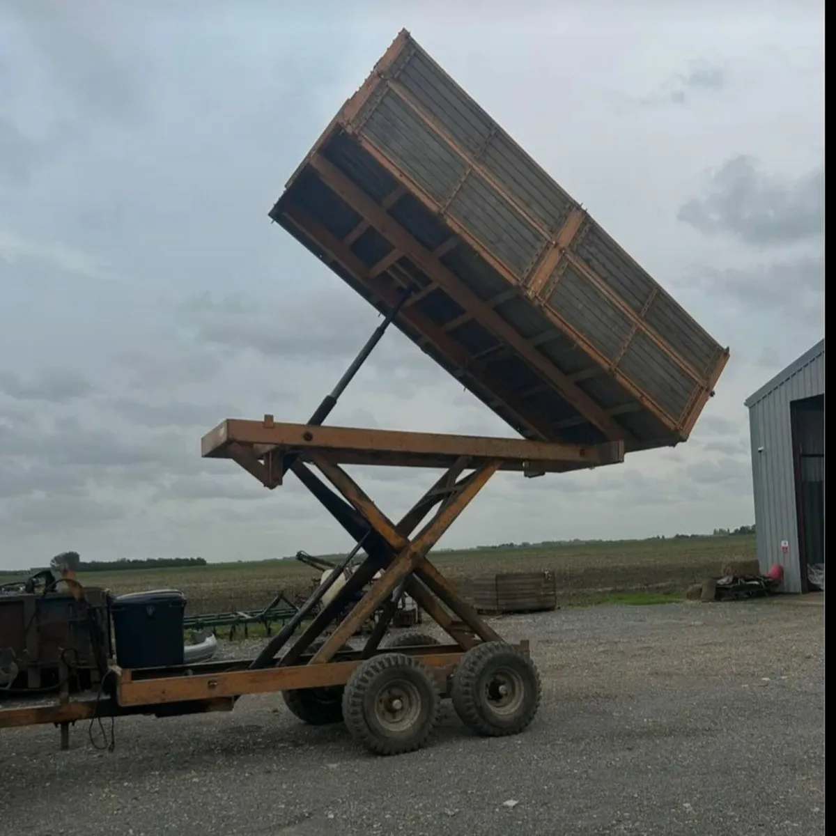 High Tip Trailer - Auger Trailer - Image 2