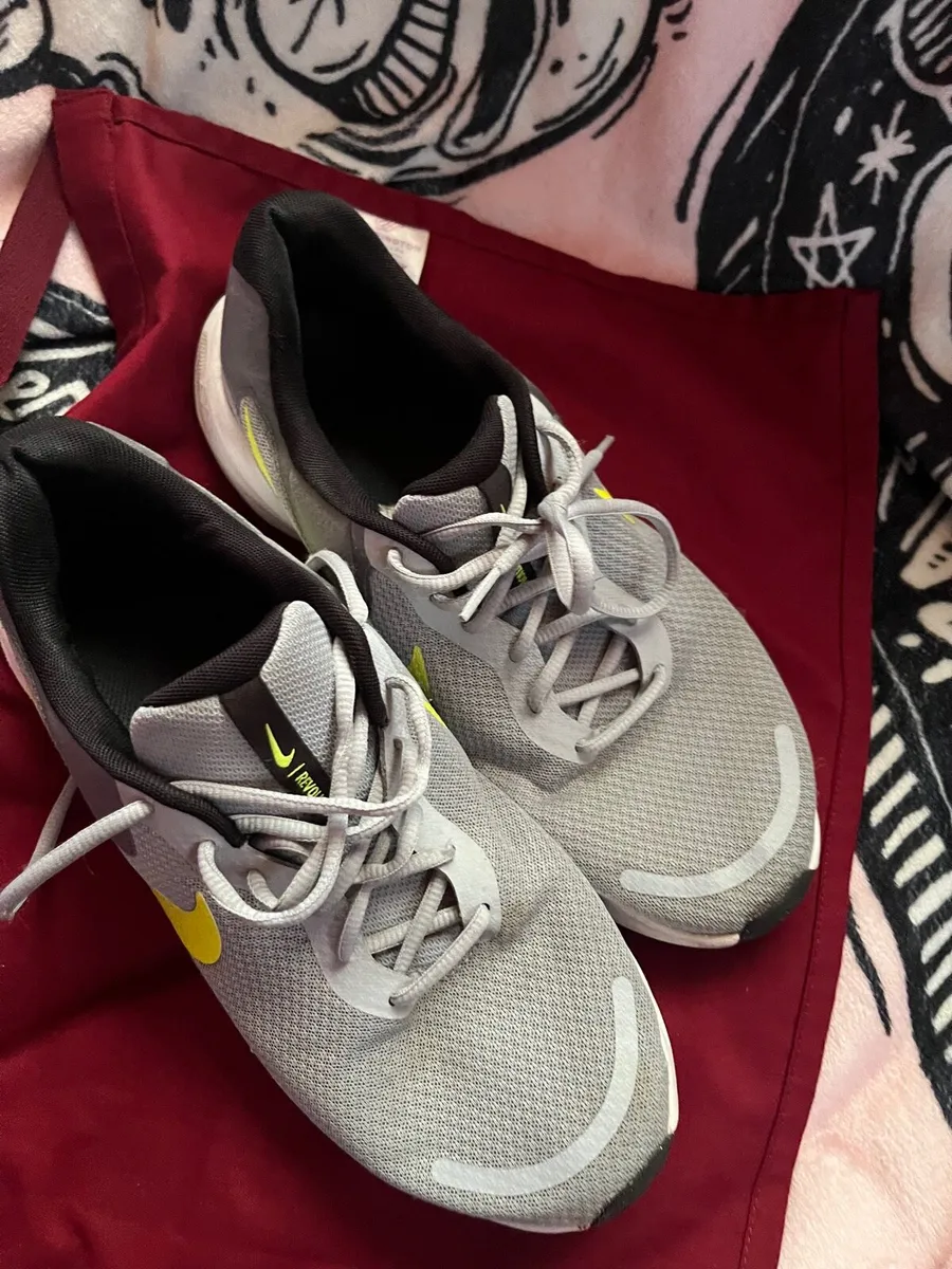 Nike trainers - Image 2