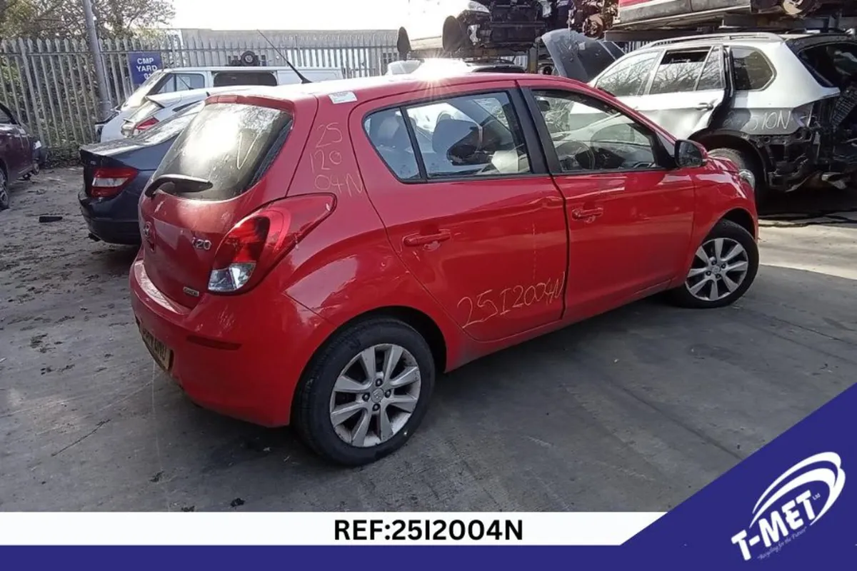 2014 HYUNDAI I20 BREAKING FOR PARTS - Image 3
