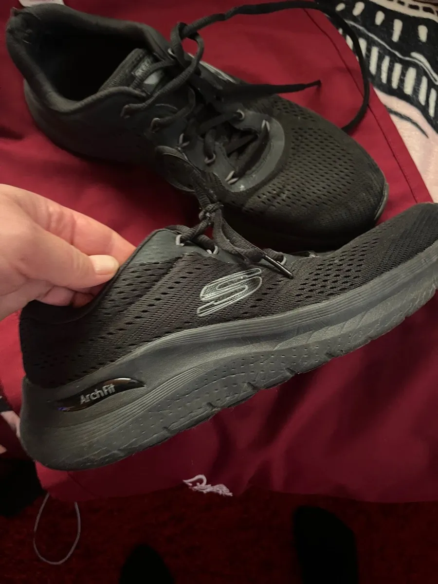 Skechers trainers - Image 1
