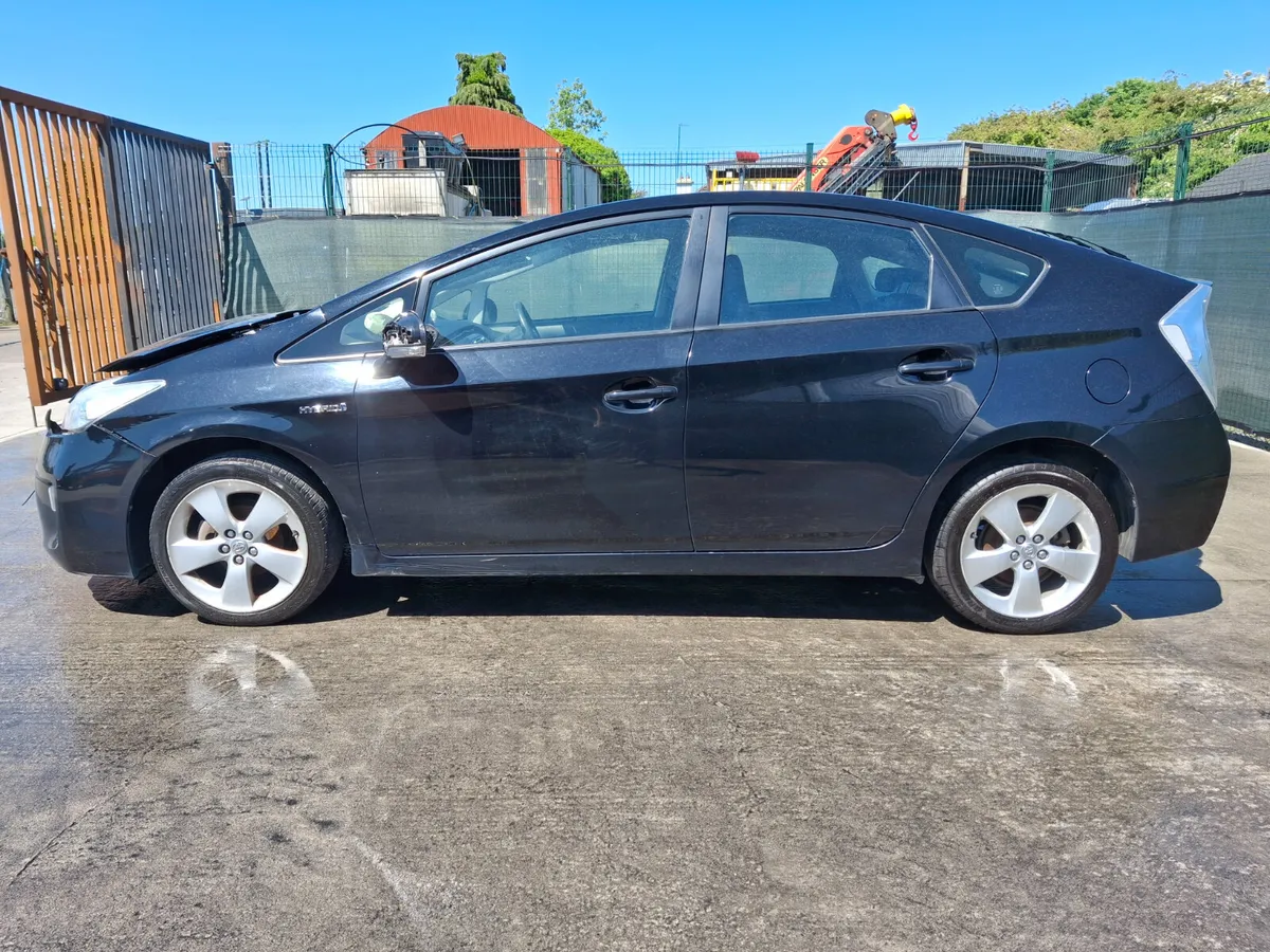2014 Toyota Prius 1.8 Hybrid - Image 2