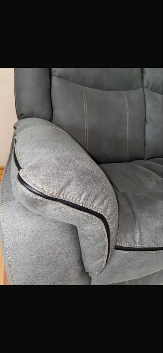 Brand new sofa - Image 3
