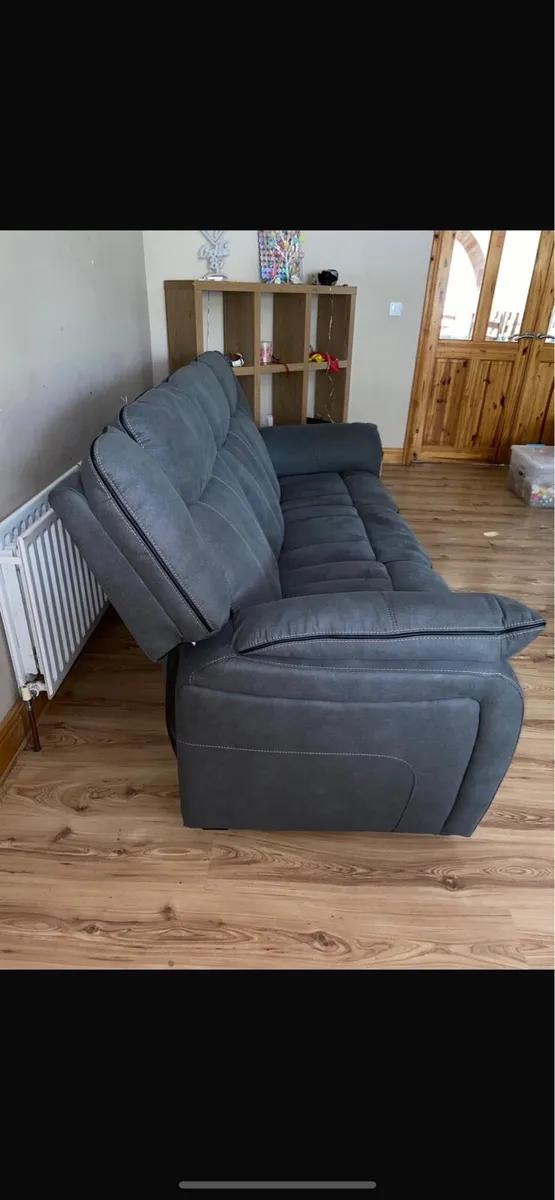 Brand new sofa - Image 4