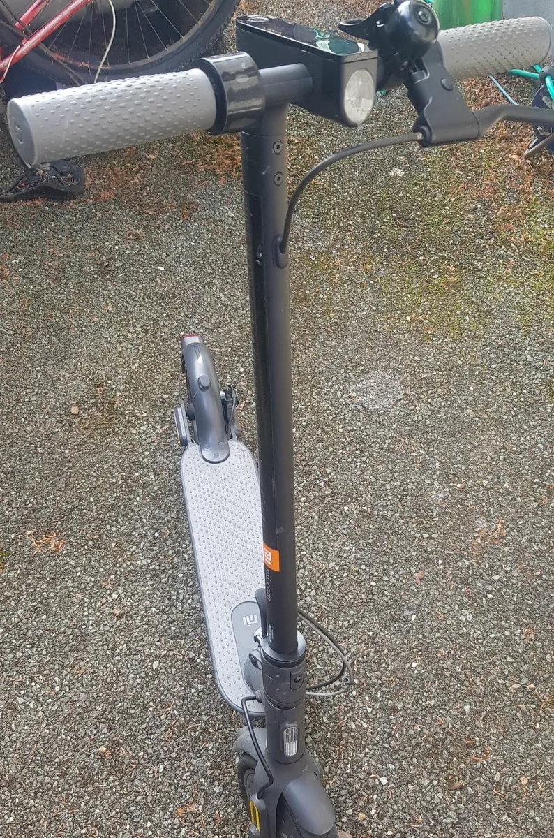 Electric scooter - Image 2