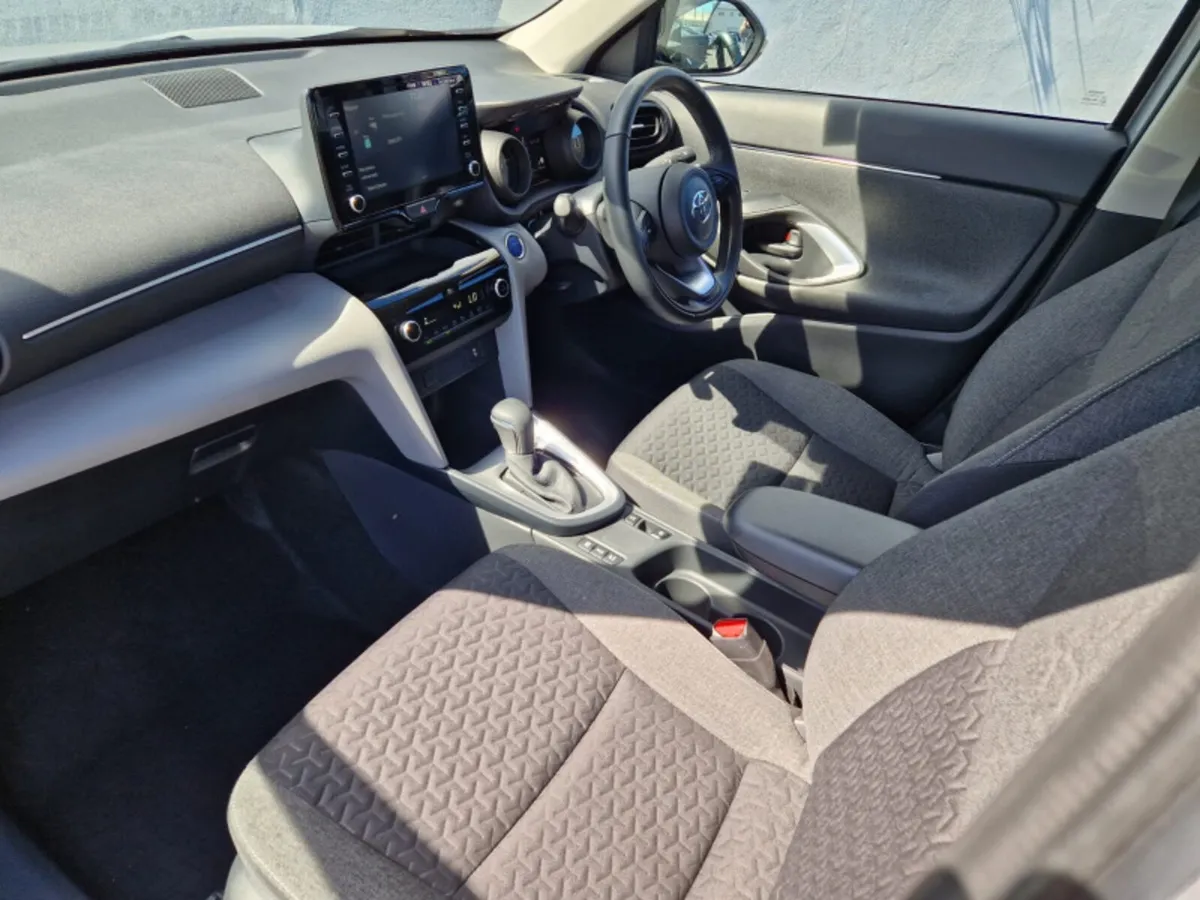 Toyota Yaris Cross 1.5 Hybrid Luna 5dr - Image 4