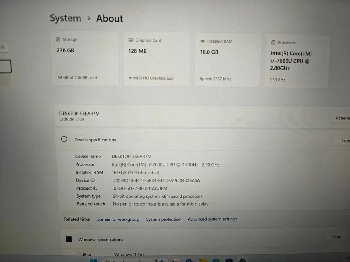 DELL Latitude 5590 | i7 | 16GB | 256GB | 15.6" FHD - Image 3