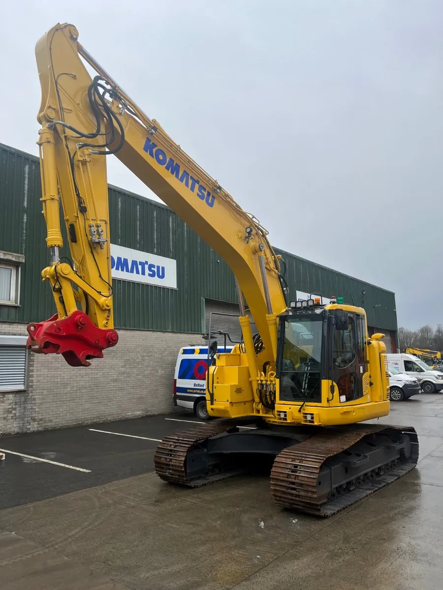 Komatsu PC228USLC-11E0 - Image 1