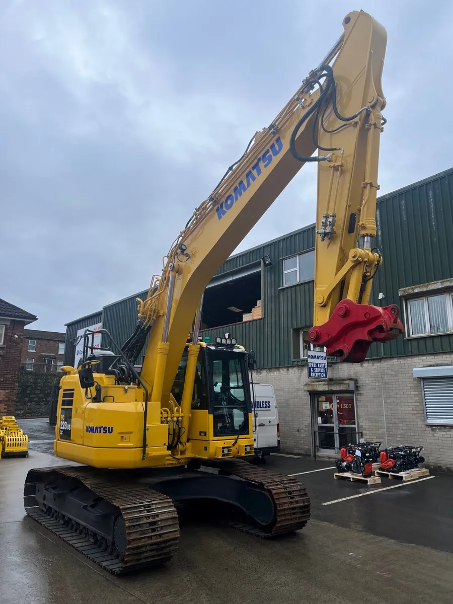 Komatsu PC228USLC-11E0 - Image 4