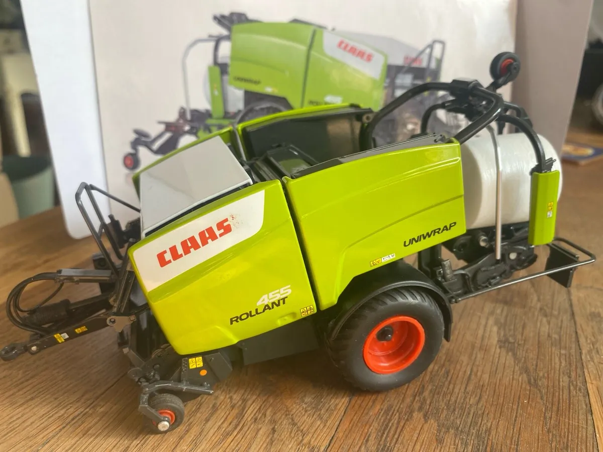Wiking Rollant 455 uni wrap Claas 1:32
