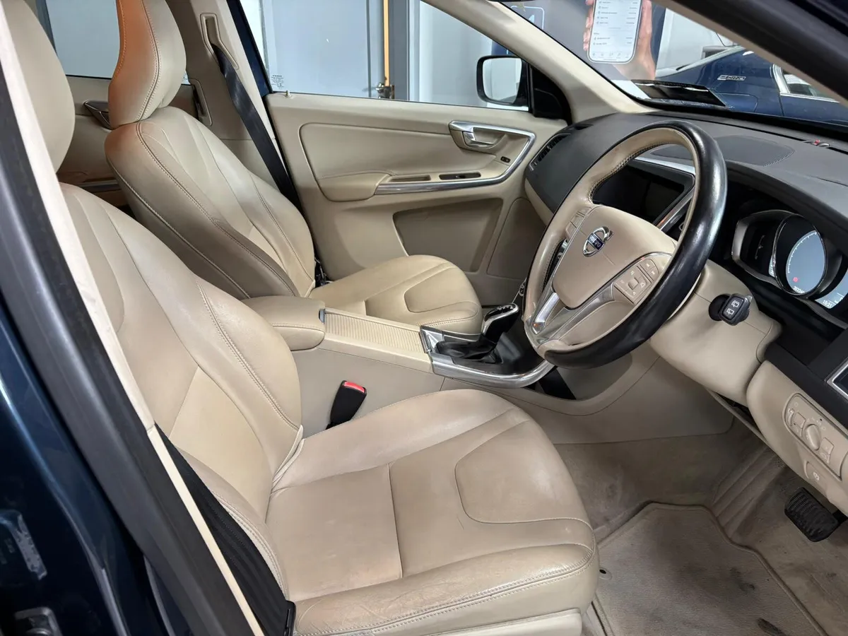 Volvo XC60 2015. 2.0D  LUXURY. AUTOMATIC - Image 3