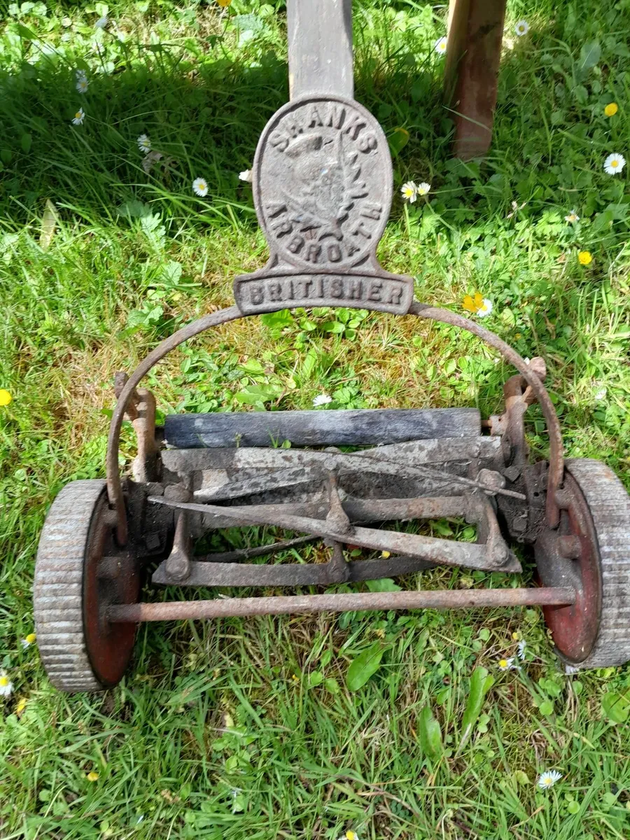 Vintage lawnmower, cast iron signs - Image 3