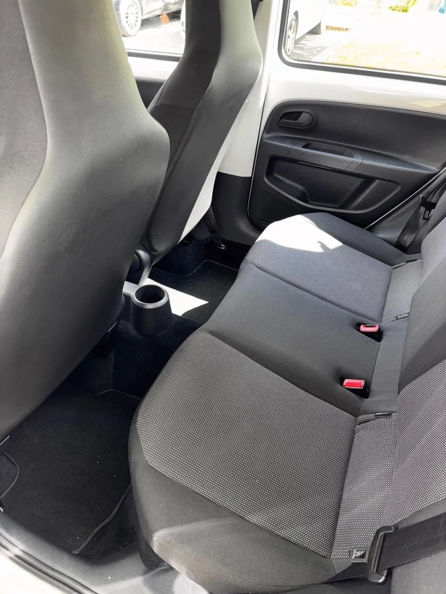2018 Volkswagen UP - Image 4