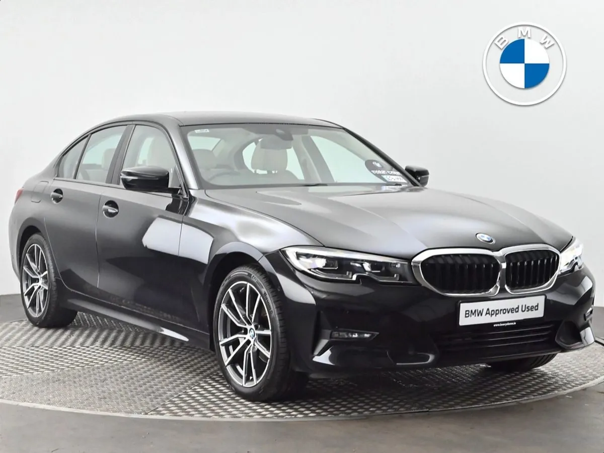 BMW 3 Series 318i Sport Saloon - Image 1