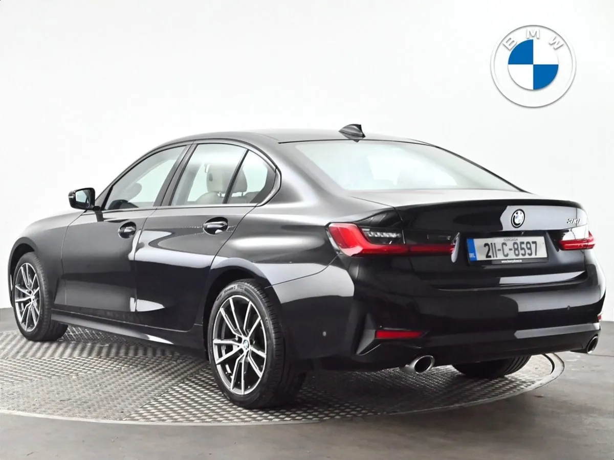 BMW 3 Series 318i Sport Saloon - Image 2