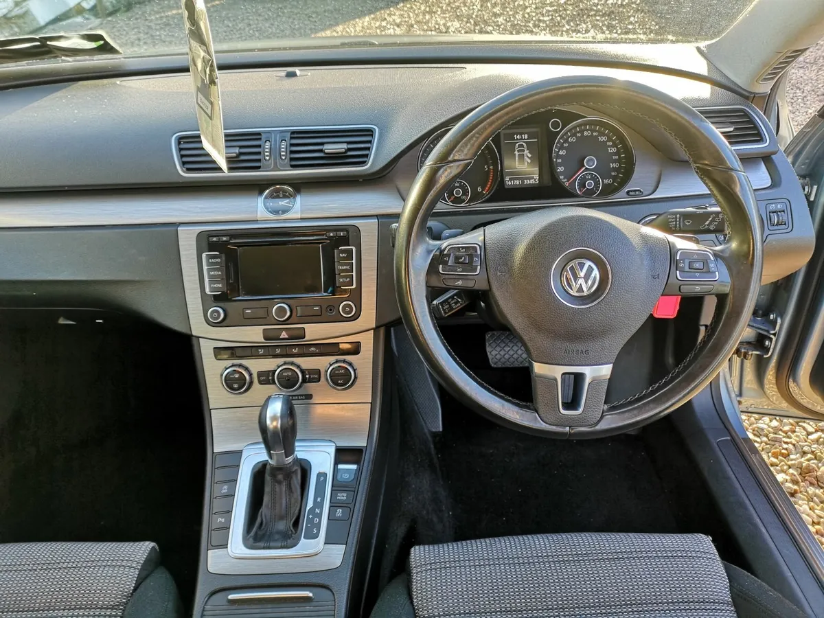 Volkswagen Passat 2013 - Image 3