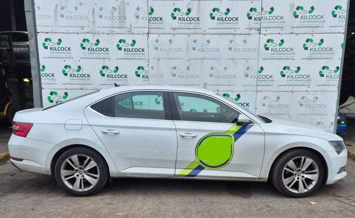 2017 SKODA SUPERB - Image 2