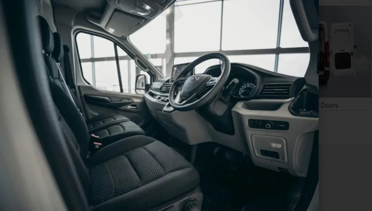 **Maxus Deliver 9 LUX L3 H2 FWD** - Image 4