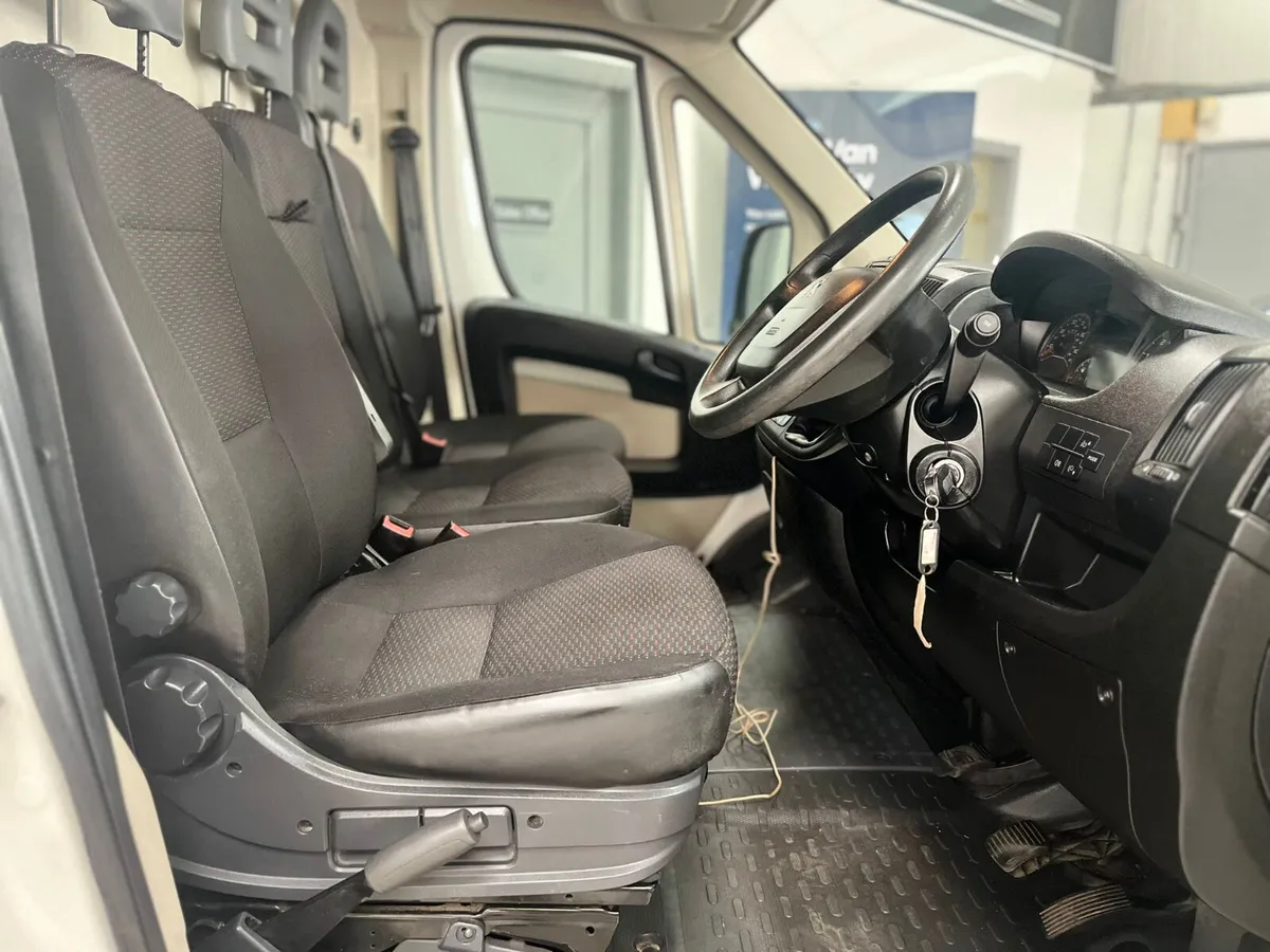 Peugeot Boxer 2015. 330L.  PROFESSIONAL - Image 4