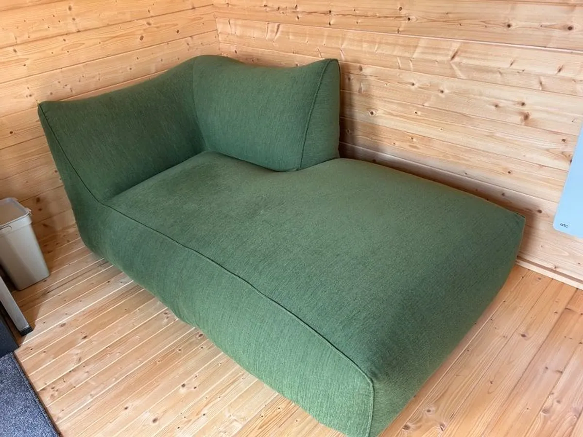 Corner Sofa and Chaise Longue - Image 3
