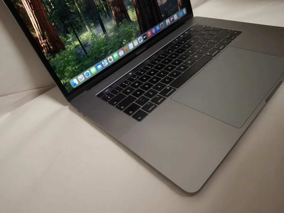 Macbook Pro 2018 15inches i7 Stiff Trackpad - Image 2