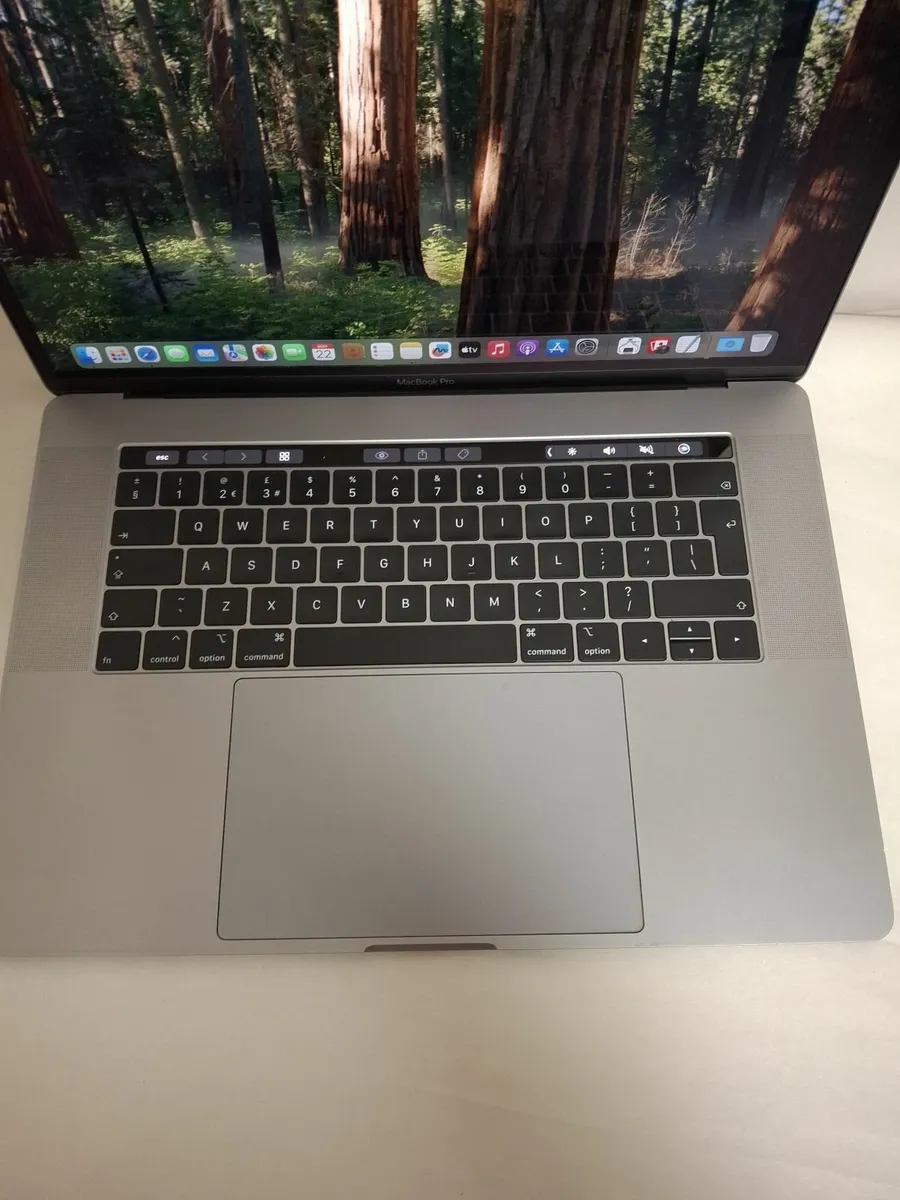 Macbook Pro 2018 15inches i7 Stiff Trackpad - Image 3