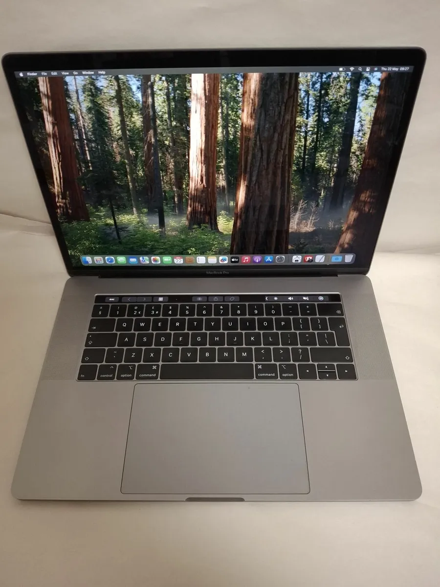 Macbook Pro 2018 15inches i7 Stiff Trackpad - Image 1
