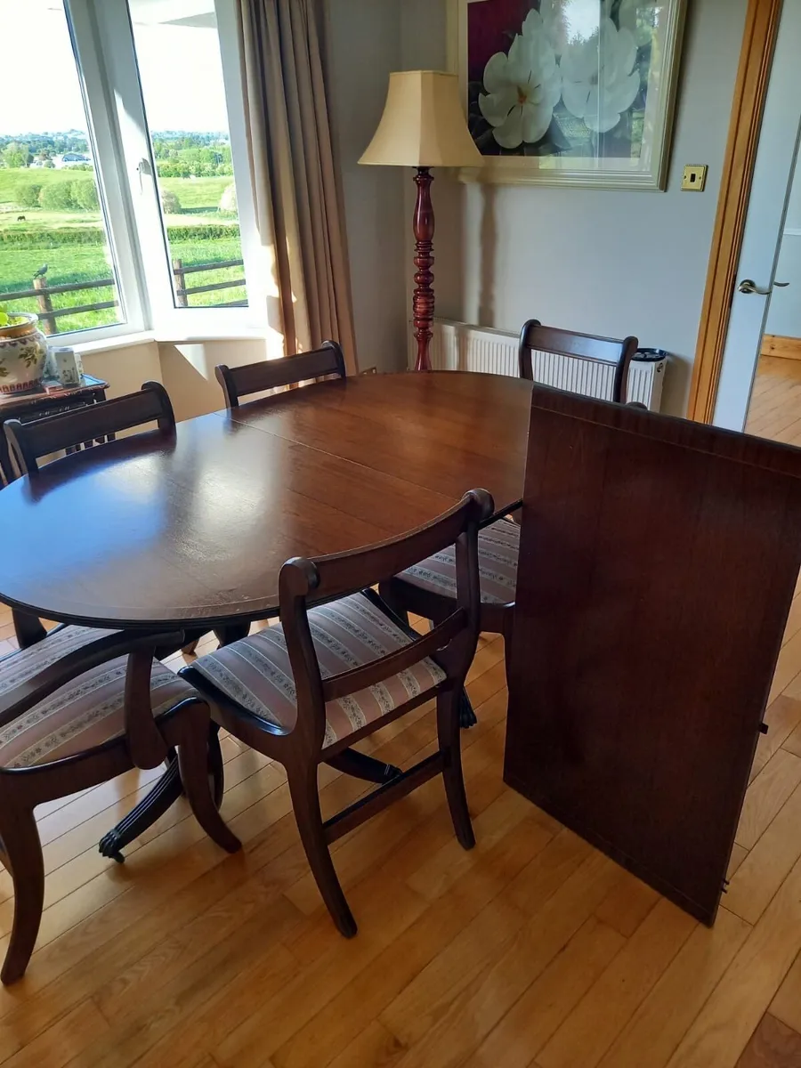Mahogany Table with removable extention - Image 1