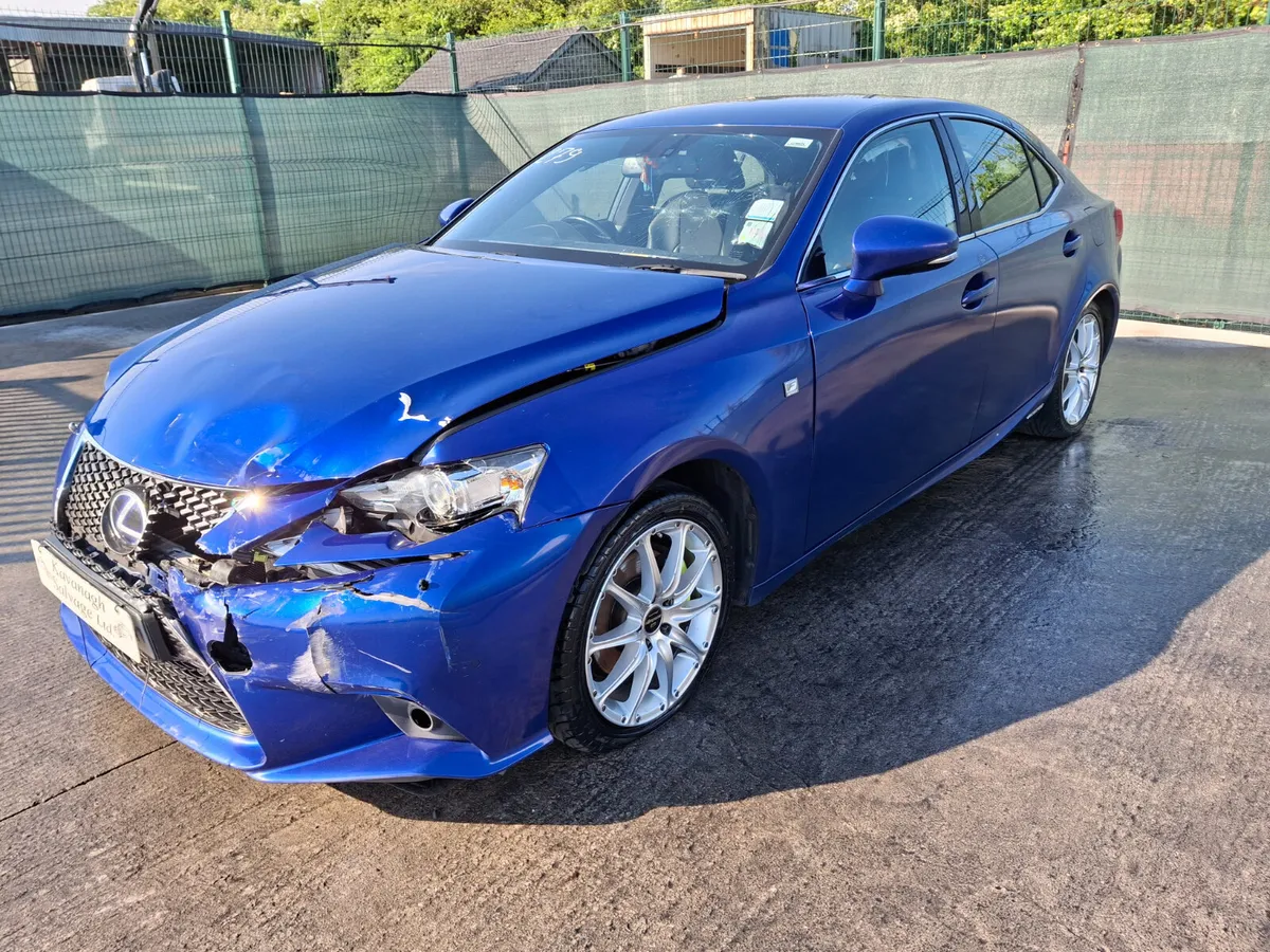 162 Lexus IS 300H F Sport 2.5 Automatic - Image 4