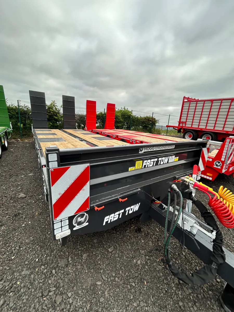New Hogg 33ton Lowloader - Image 2