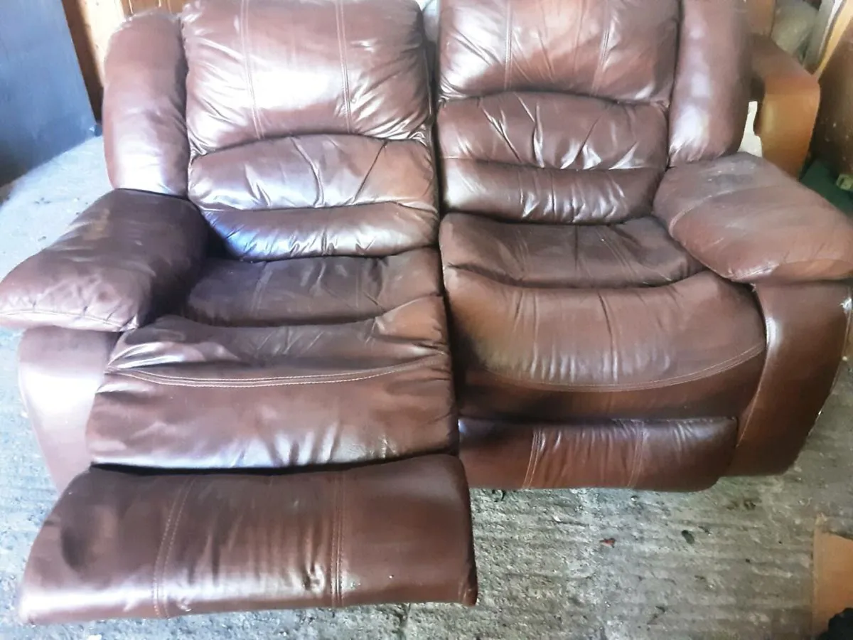 SITTING ROOM SUITE & SOFAS - Image 2
