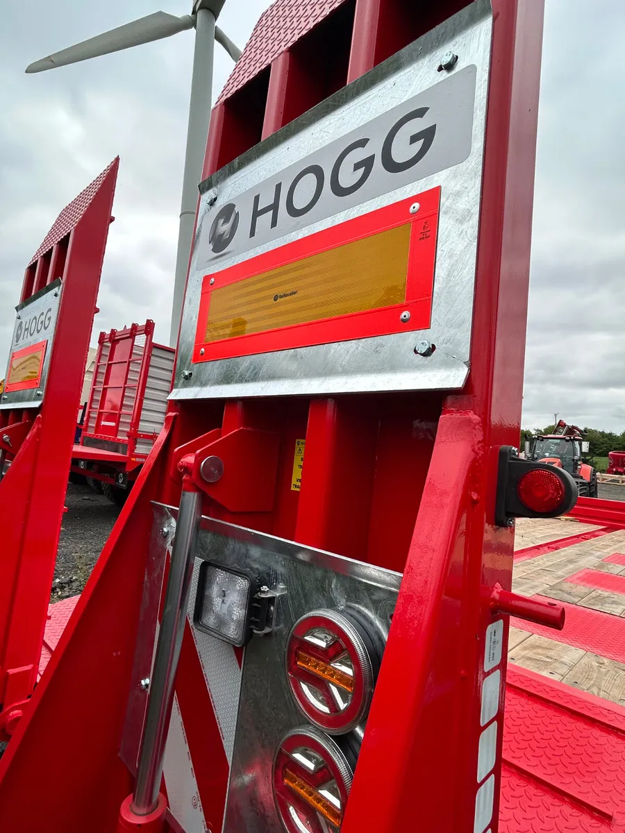 New Hogg 33ton Lowloader - Image 2