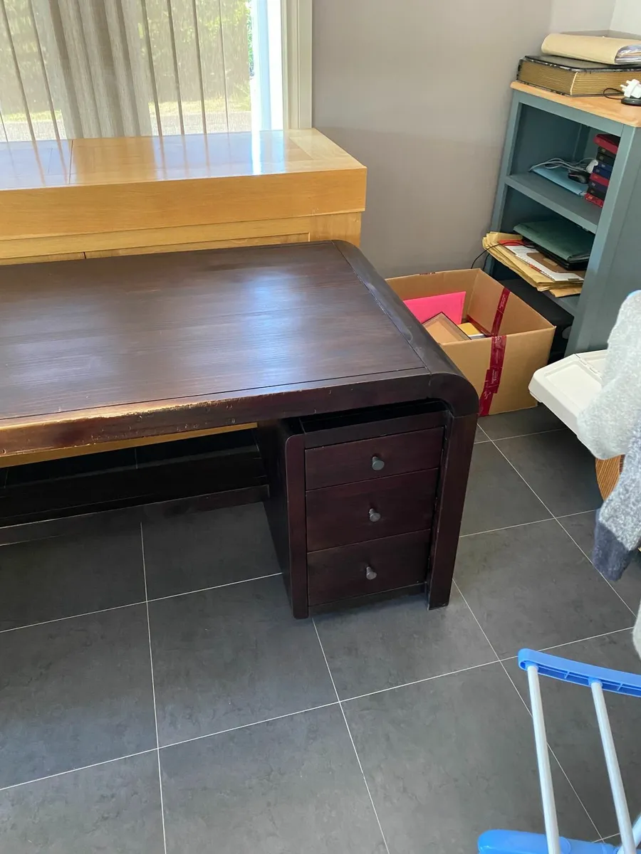Office desk - Image 2