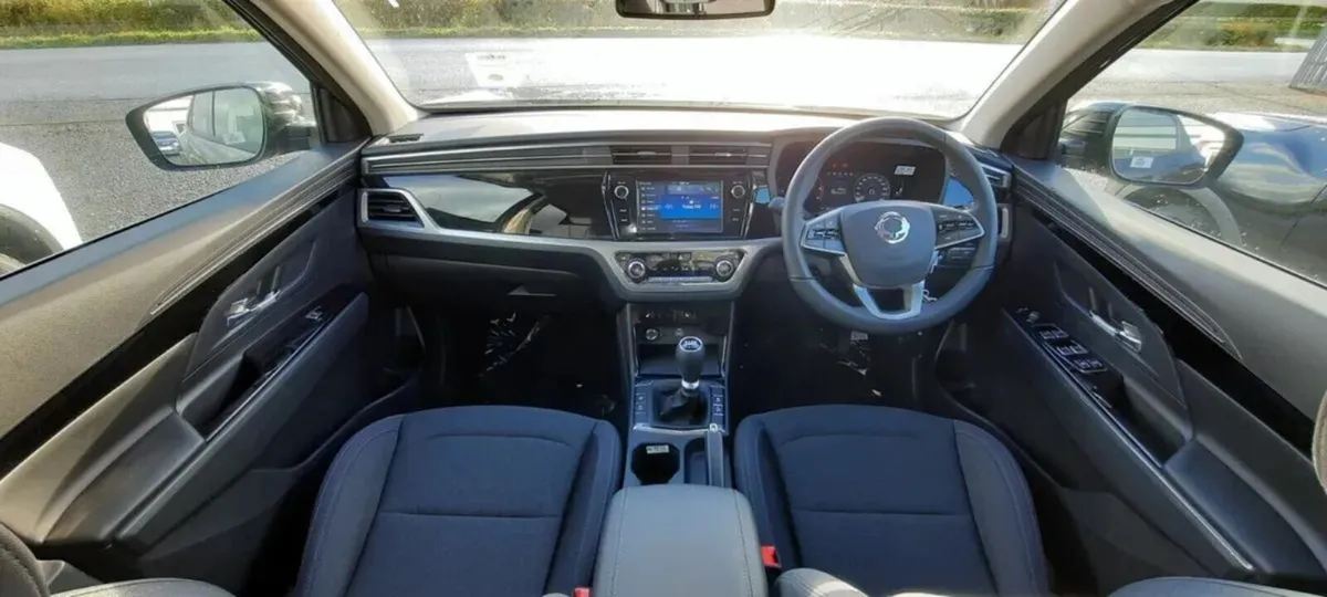 KGM (SsangYong) Korando EL 1.6 Diesel Manual - Image 2