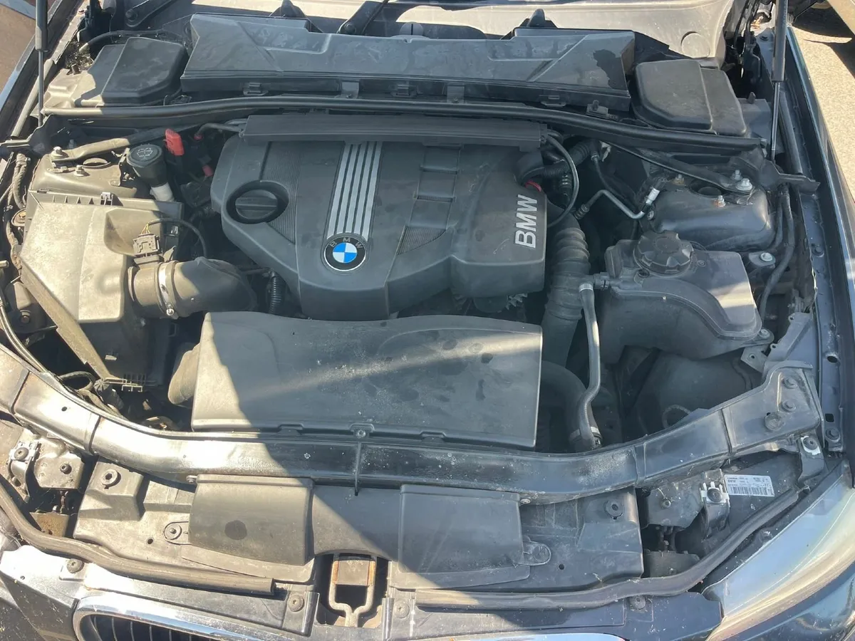 BMW 3-Series 2010 - Image 4