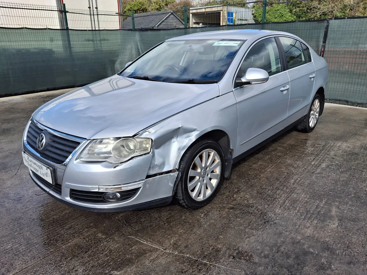 2009 Volkswagen Passat  1.9 TDI - Image 2
