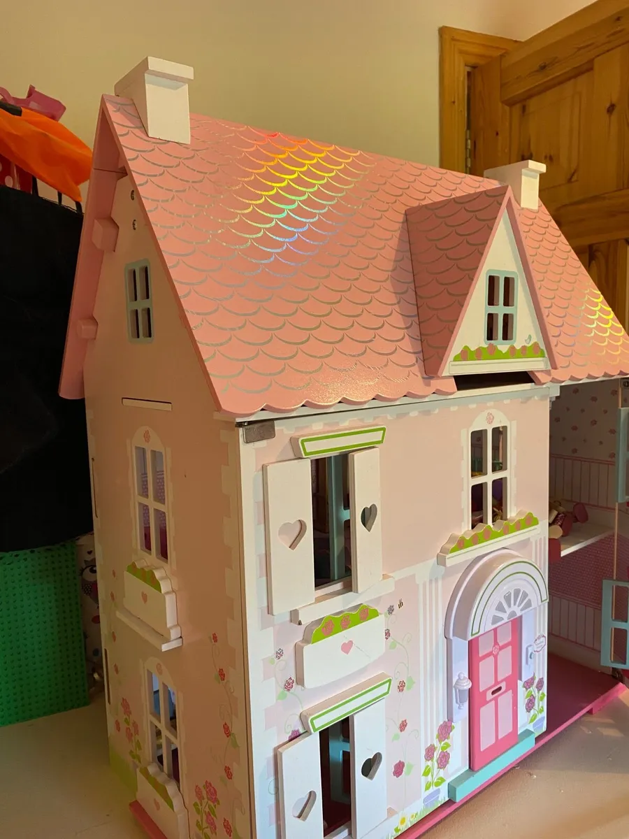 Dolls house - Image 1