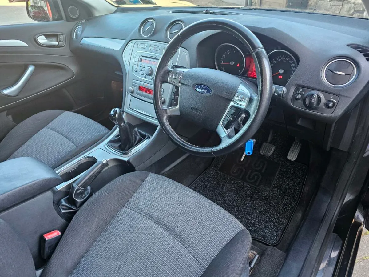 Ford Mondeo only 134,000miles with NCT & TAX - Image 3