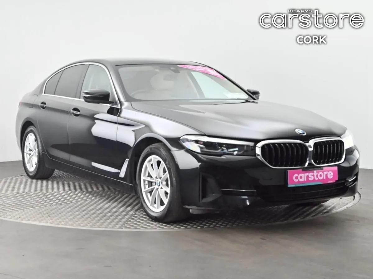 BMW 5 Series 520d SE (mht) - Image 1