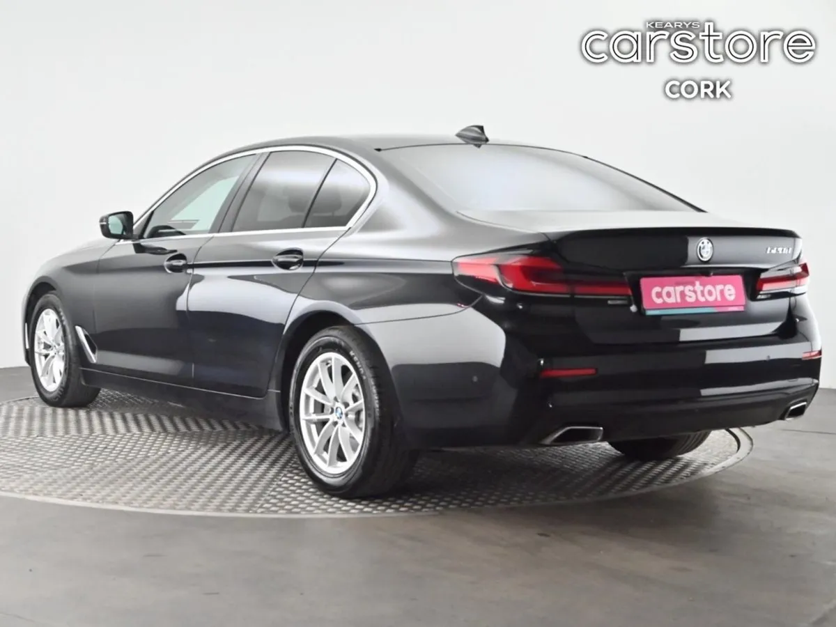 BMW 5 Series 520d SE (mht) - Image 4