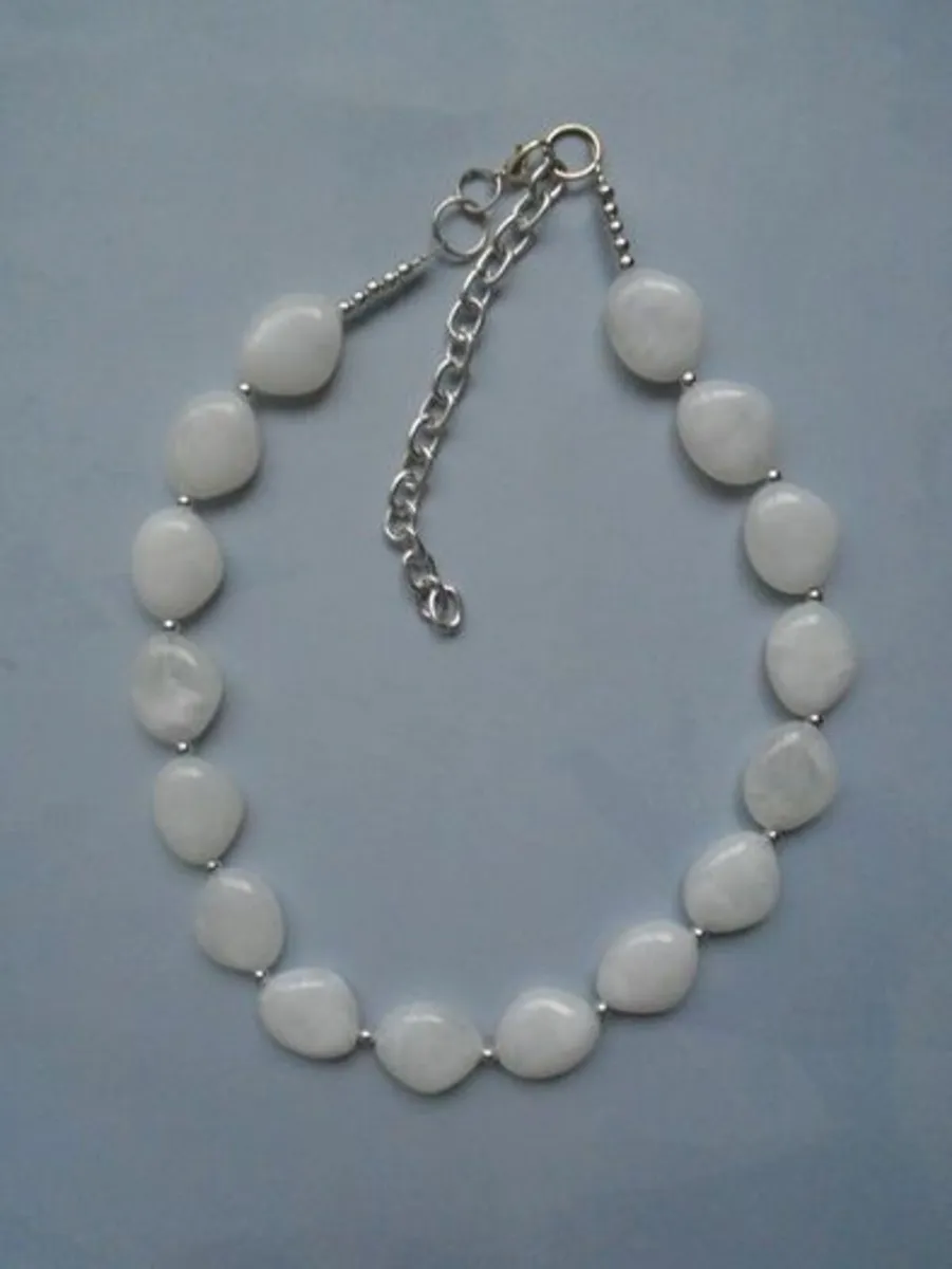 White necklace.Jewellery.Necklace - Image 1