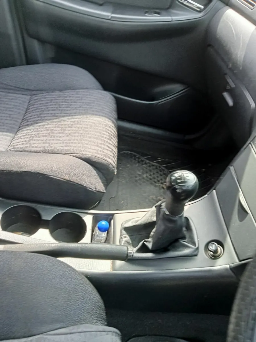 Toyota Corolla 2004 - Image 2